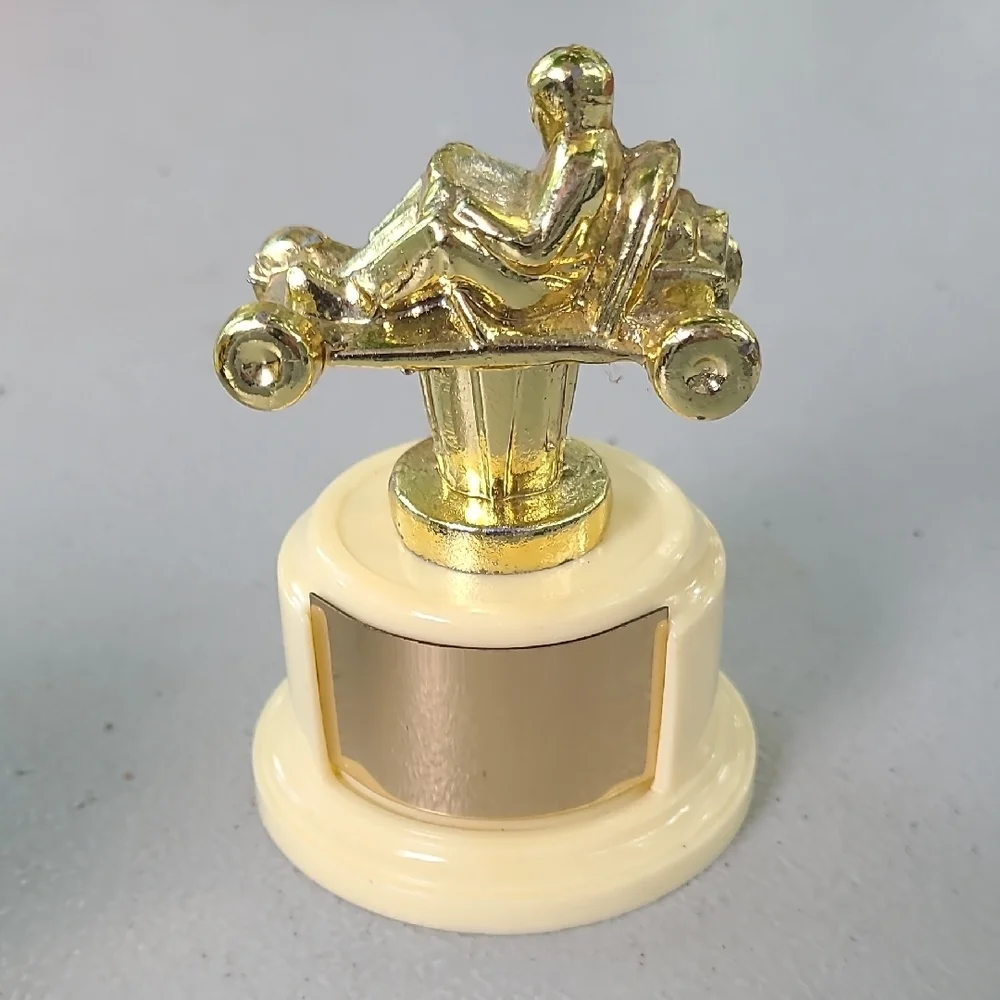 Gold‎ Trophy Figurine Go Kart